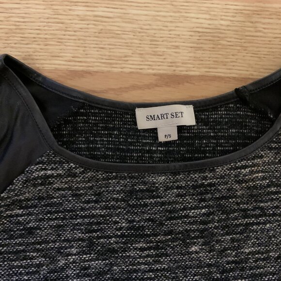 Smart Set T-Shirt with Leather Sleeves Dressy Adult Small - Picture 2 of 2